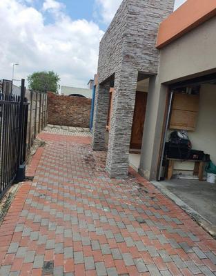 House For Rent in Olievenhoutsbos, Centurion